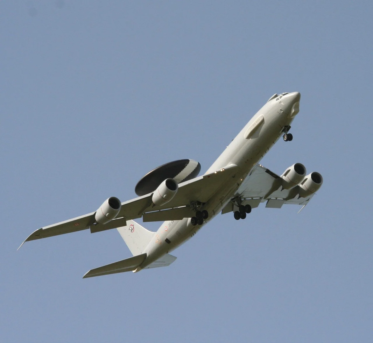 Radar screen with a potential hidden military flight